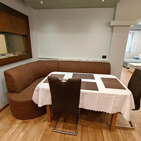 Lägenhet Chan Krum With Sauna & Jacuzzi In Center *