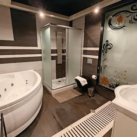 Lägenhet Chan Krum With Sauna & Jacuzzi In Center